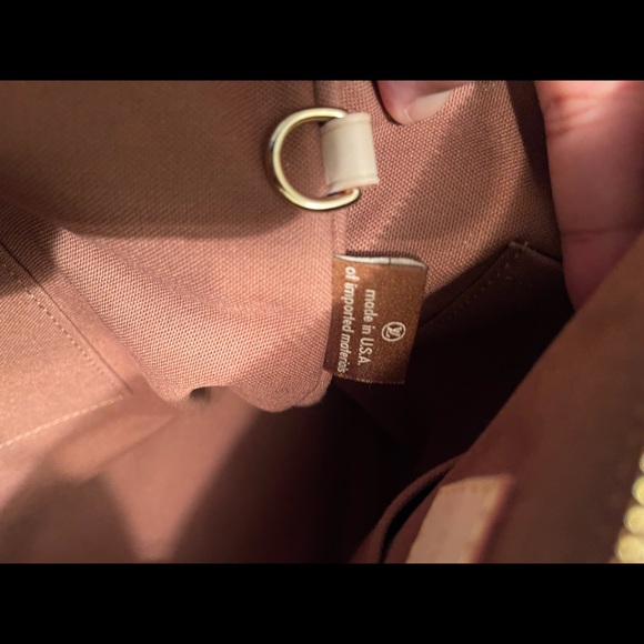 ❌❌SOLD❌❌Louis vuitton pallermo in brand new condition $2,000 comes with strap - Picture 8 of 14